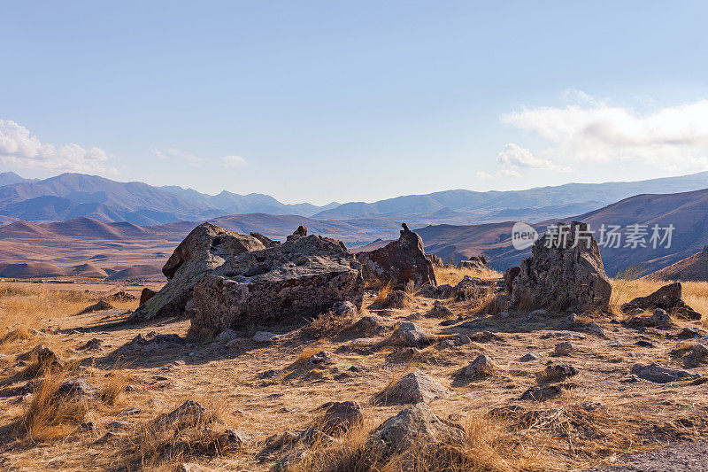 在Zorats-Karer或Karahunj的立石。亚美尼亚的苏尼克地区。