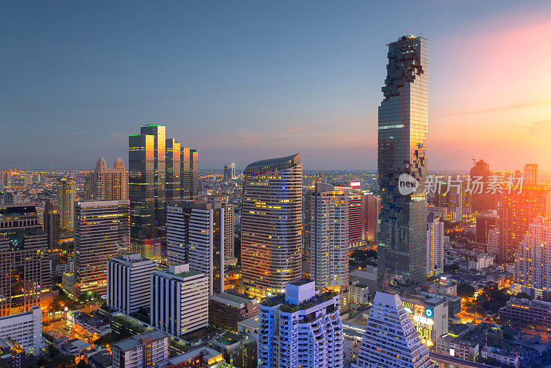 鸟瞰图曼谷现代办公大楼，公寓