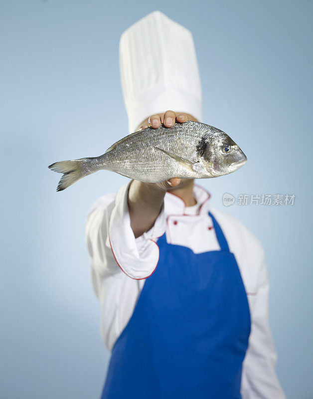 厨师给鱼