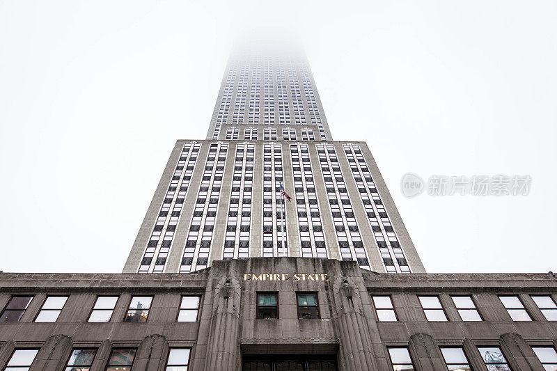 迷雾中的帝国大厦，纽约，纽约市