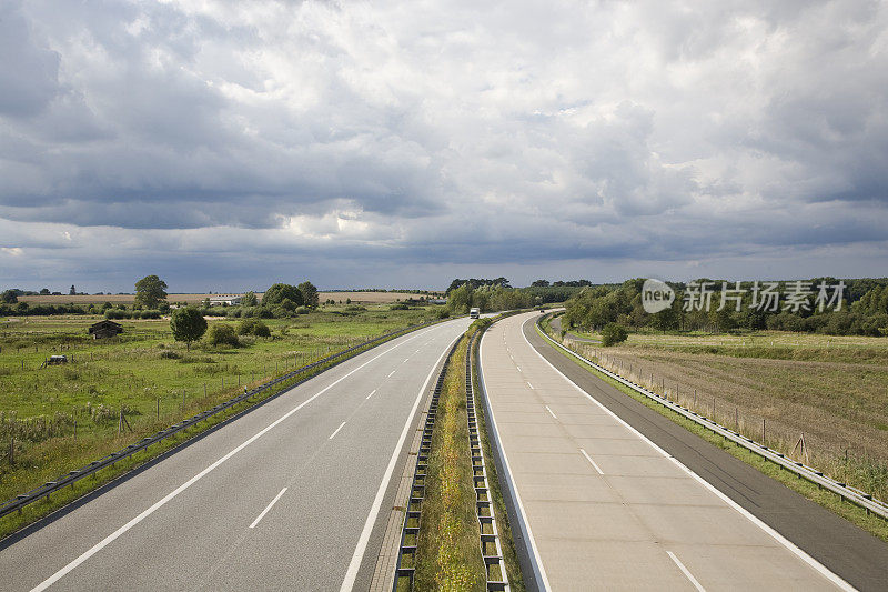 空的高速公路