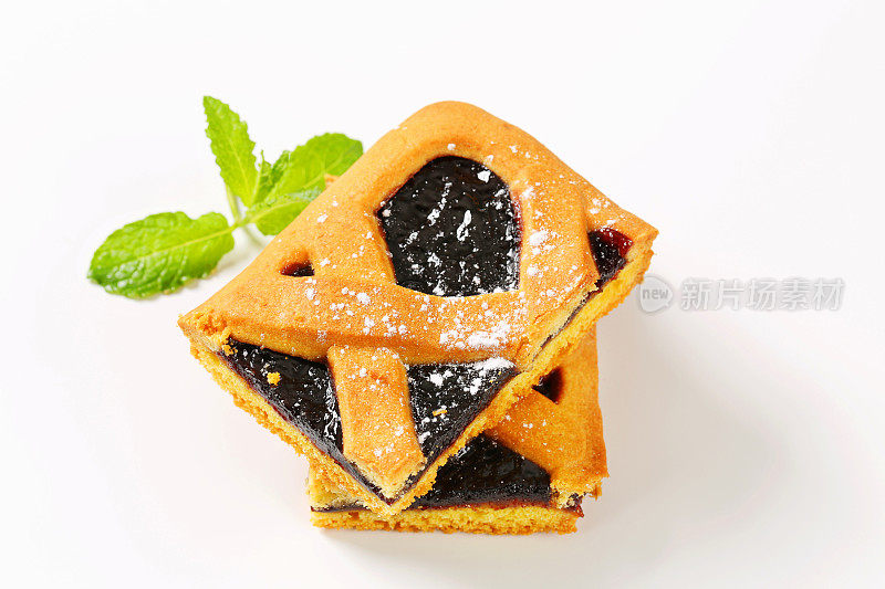 白色背景上的Crostata碎片