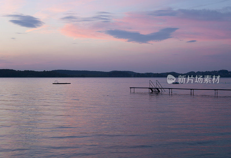 慕尼黑附近的斯登堡湖的美妙夜景