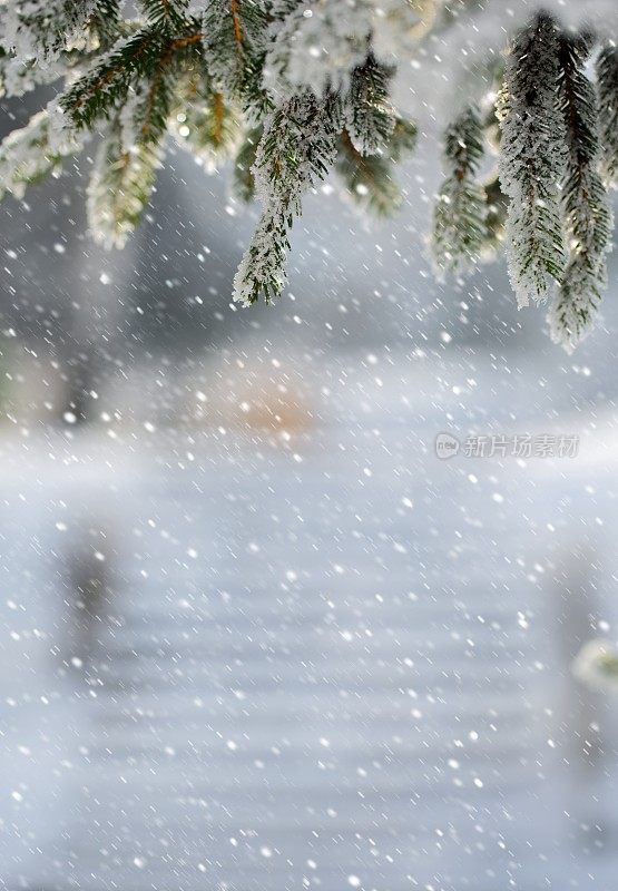 圣诞节的背景是冬天下雪