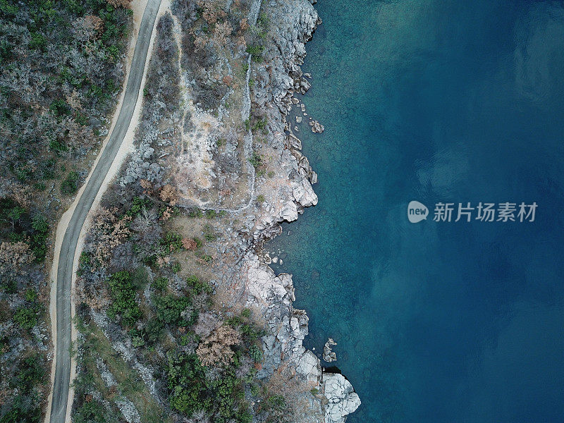 海上的单车道公路