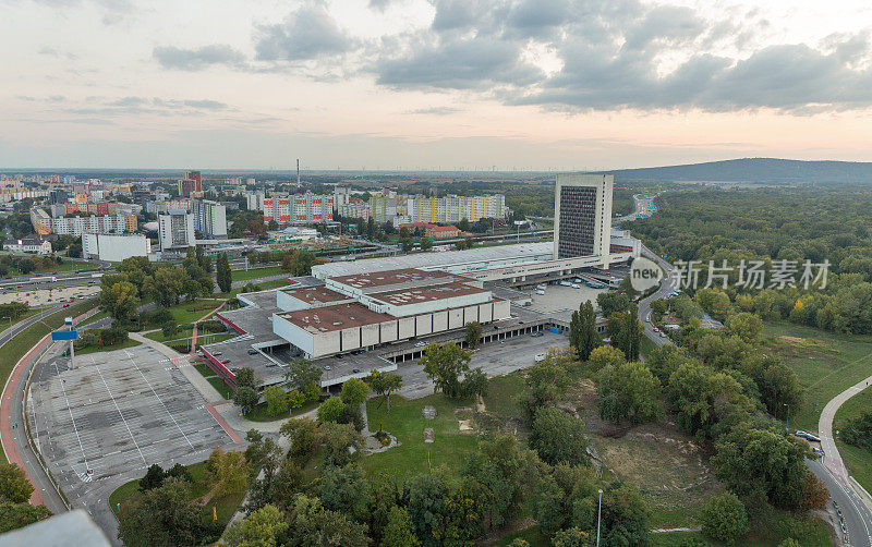 布拉迪斯拉发城市景观与住宅区，斯洛伐克。