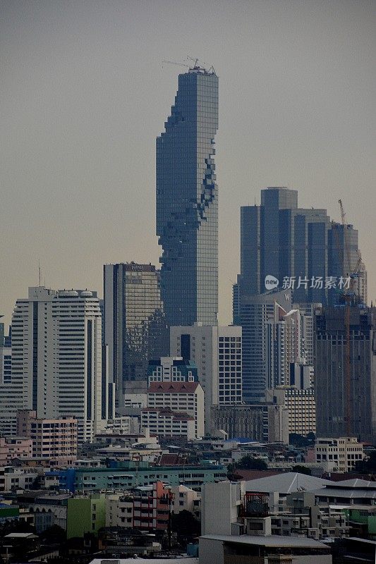 泰国曼谷Sathorn金融区MahaNakhon摩天大楼