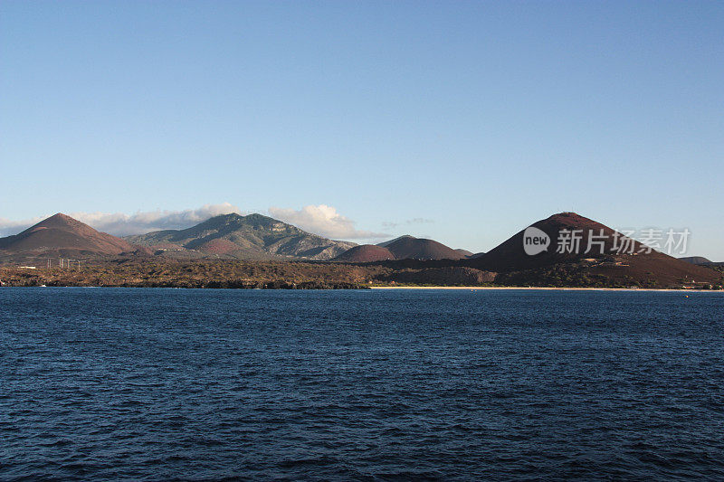 阿森松岛的海岸线