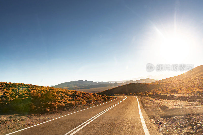 阿塔卡马沙漠的高速公路