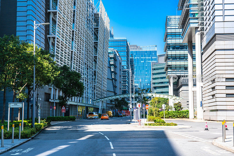 香港市中心空无一人的城市道路