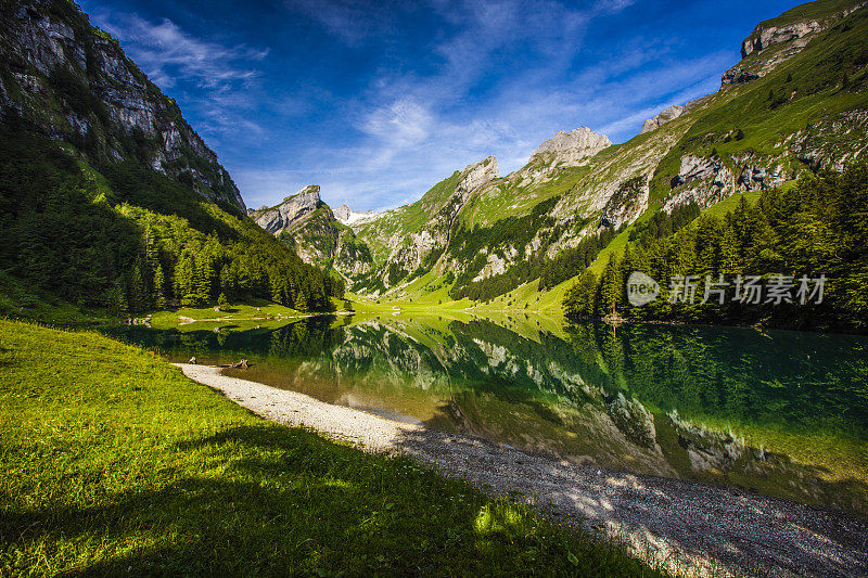 风景如画的山湖――Seealpsee