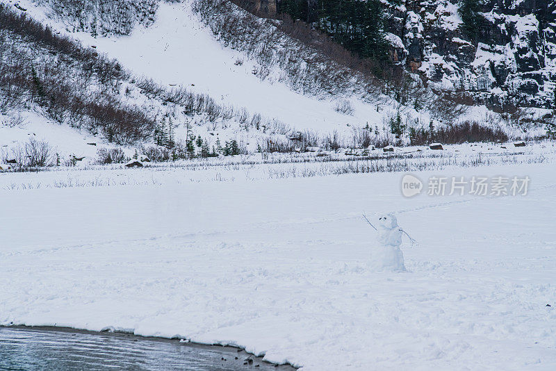 冬季景观-雪人在路易斯湖