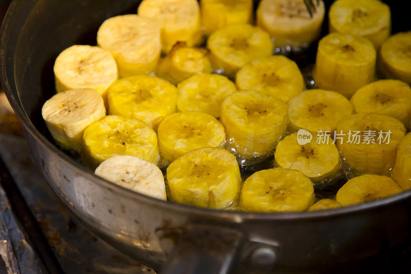 烹饪，油炸玉米饼或石-整个过程-真正的食物