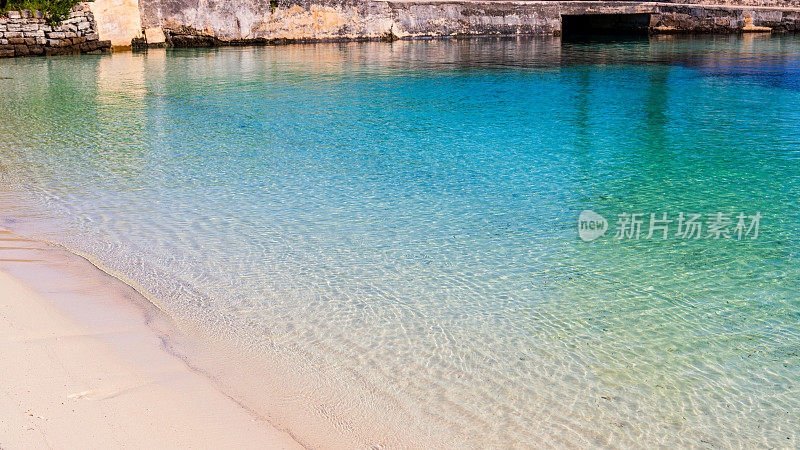 百慕大汉密尔顿的马蹄湾泳滩和后海湾泳滩