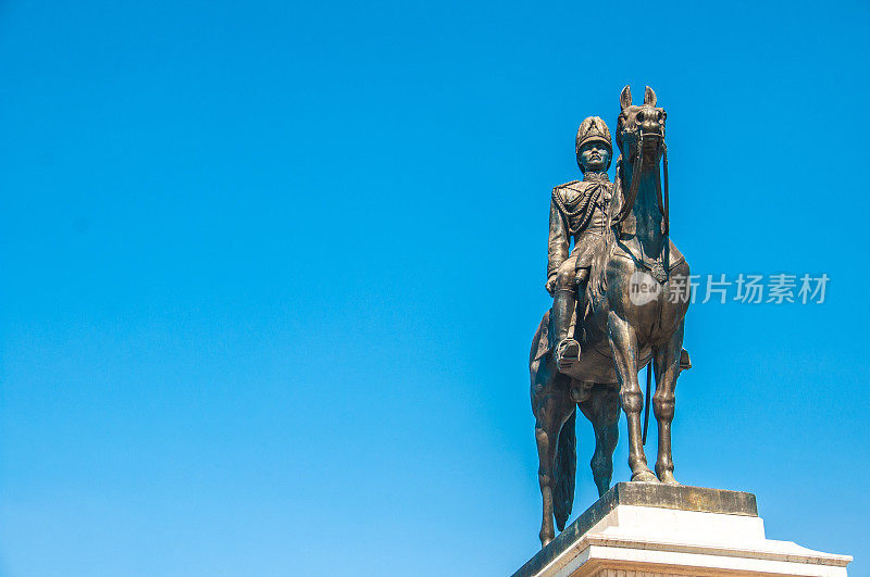 泰国曼谷的朱拉隆功国王(拉玛五世)的骑马雕像。