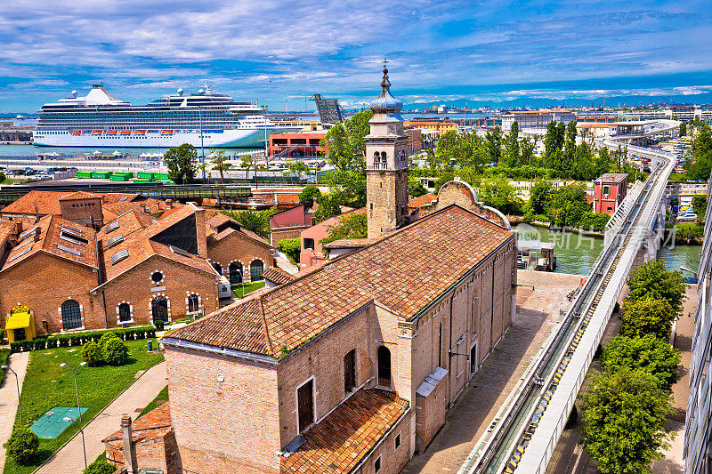 威尼斯教堂和海港鸟瞰图，意大利威尼托地区著名的旅游目的地