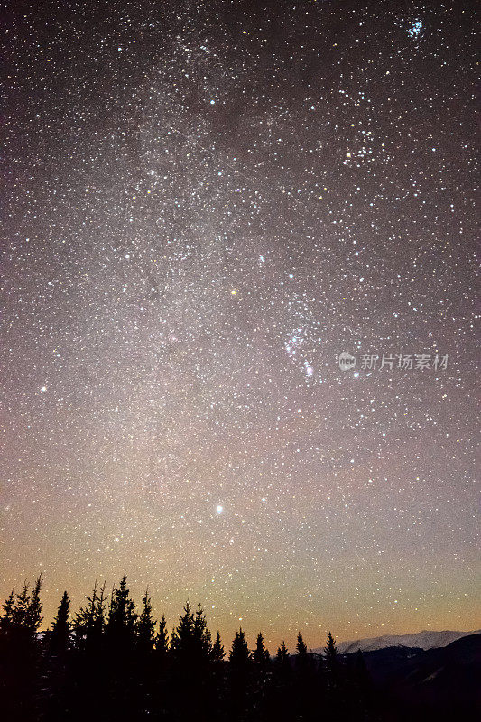 喀尔巴阡山脉的夜空