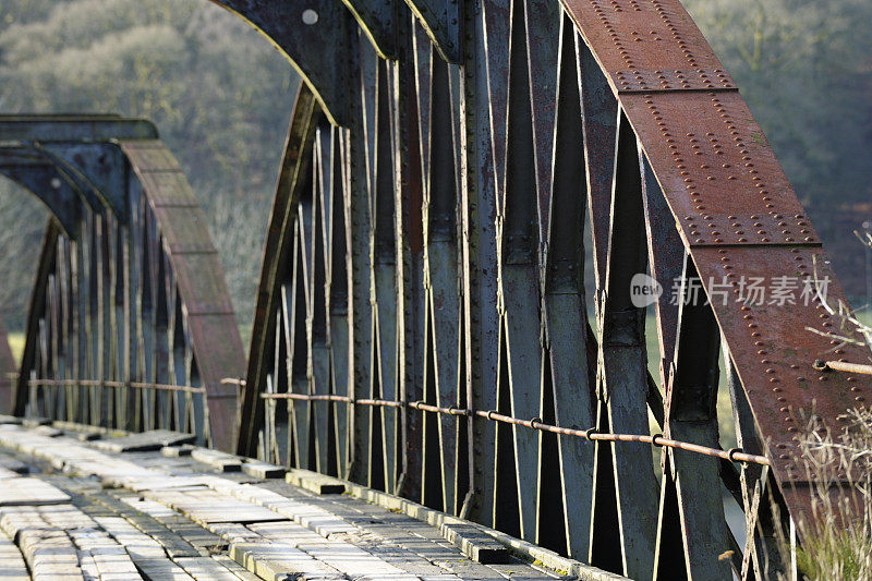 苏格兰西南部的一座废弃的铁路桥