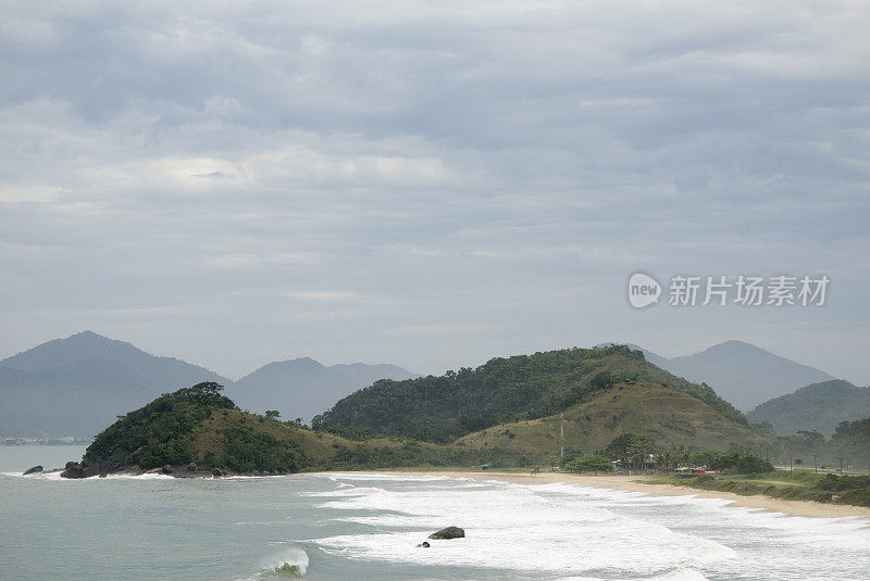 乌巴图巴附近的海滩和海岸线，巴西，云景