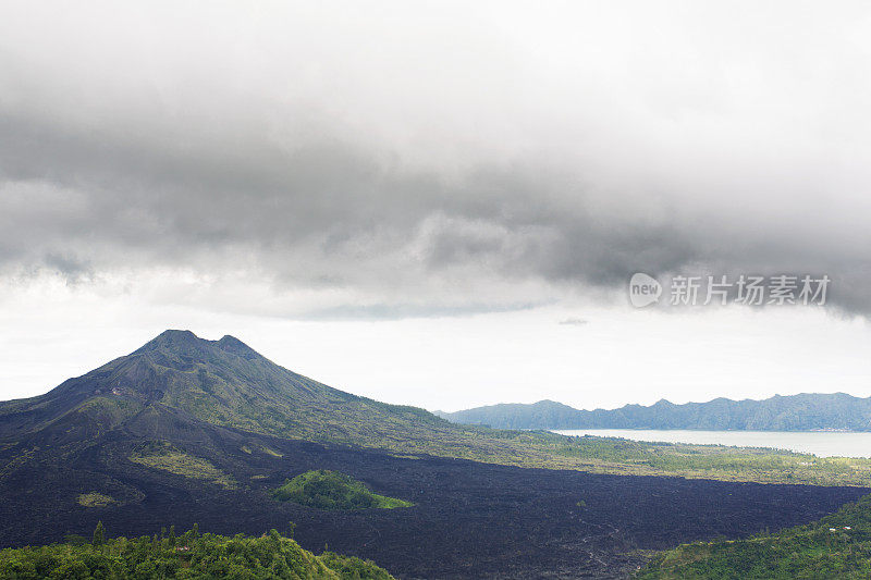 火山风暴