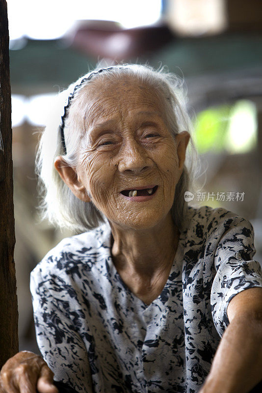 越南的老年妇女