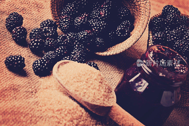 黑莓和红糖