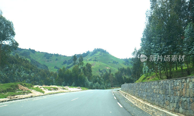 卢旺达:穆卡米拉和吉塔拉马之间的RN11公路