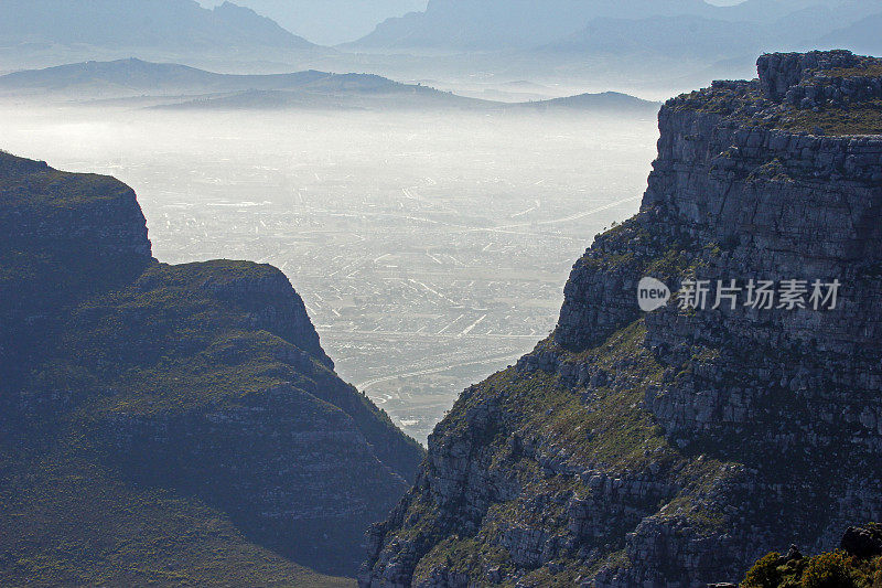 南非:桌顶山下的山城