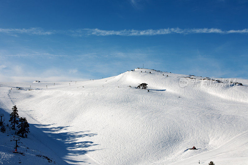 滑雪中心冬季景观