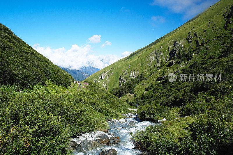 瑞士阿尔卑斯山的山脉景观