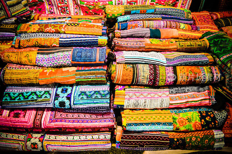 来自泰国的丝巾和纺织品