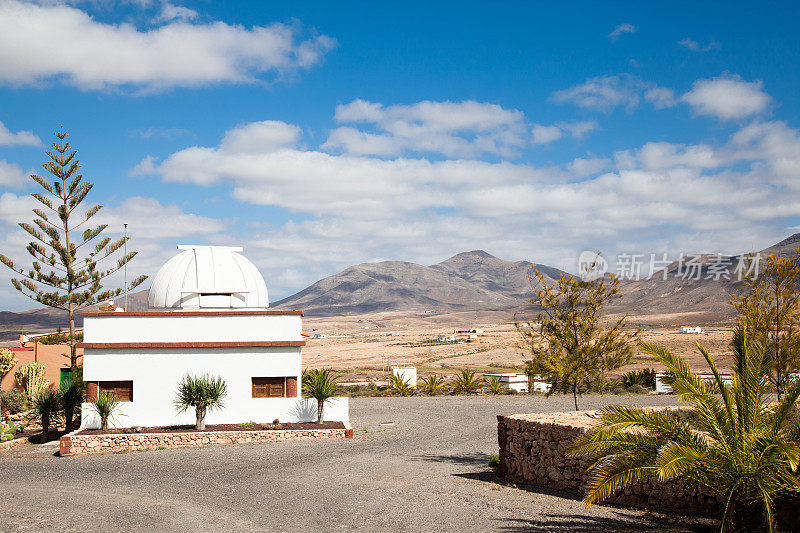 加那利群岛富埃特文图拉小型天文台的传统西班牙场景