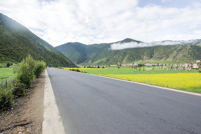 高速公路的背景