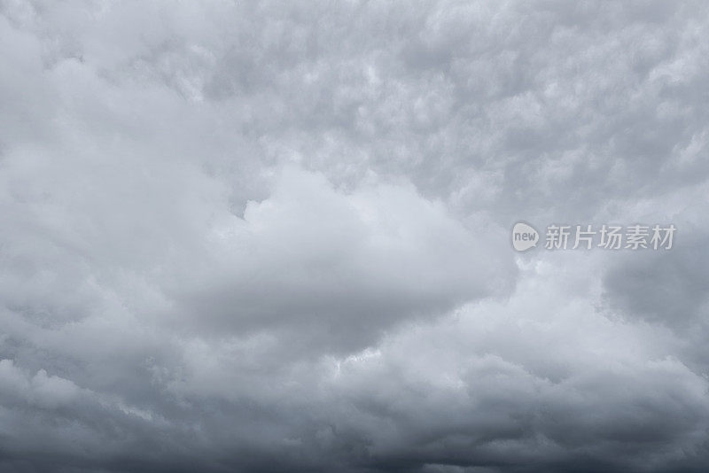 暴风雨与戏剧性的天空