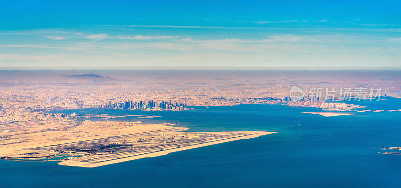 多哈和哈马德国际机场鸟瞰图。卡塔尔，中东