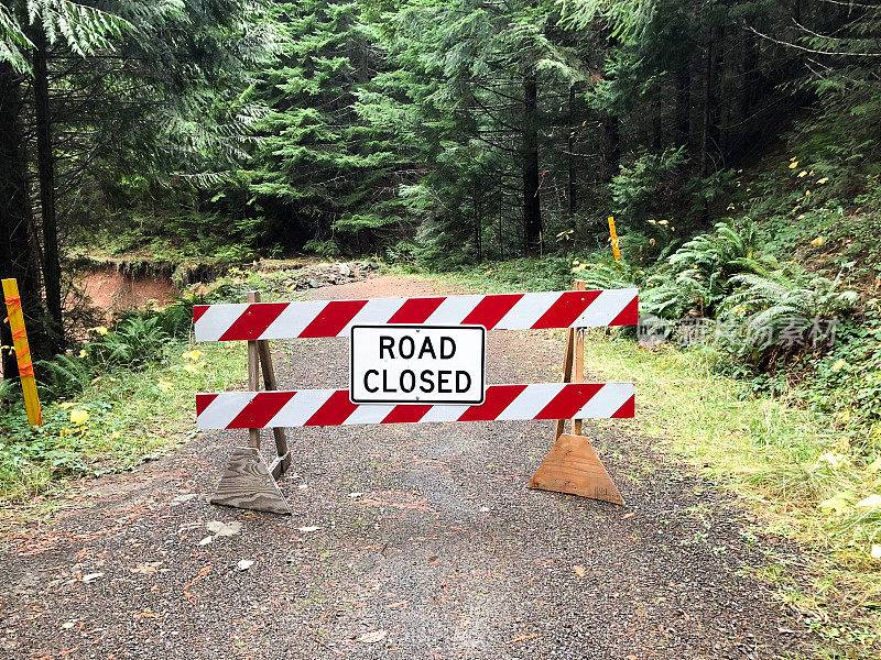 俄勒冈州山体滑坡导致道路关闭