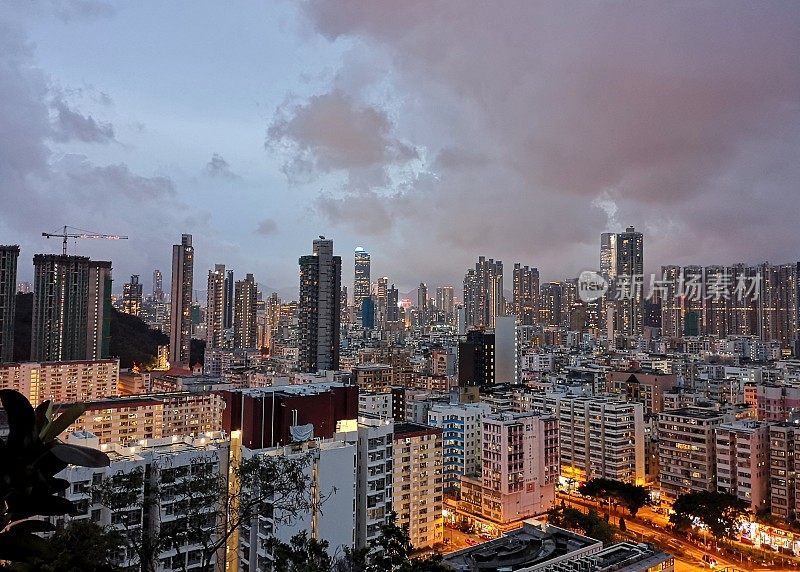 香港深水?花园山的九龙城景观