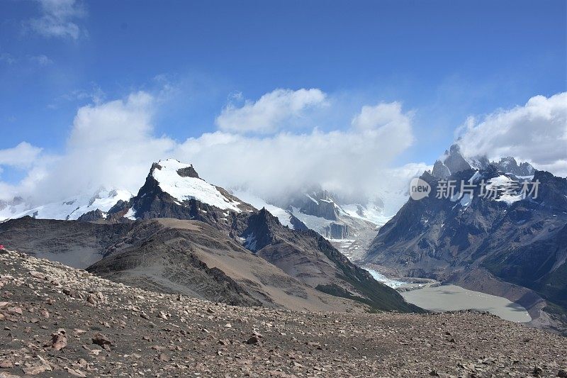 山全景