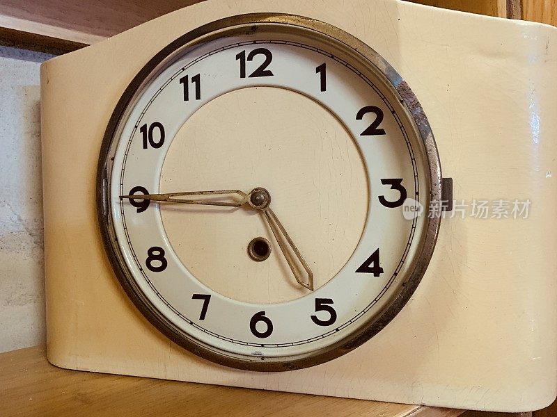 老式厨房时钟