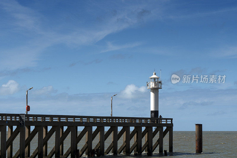 码头和灯塔-比利时海岸线，北海
