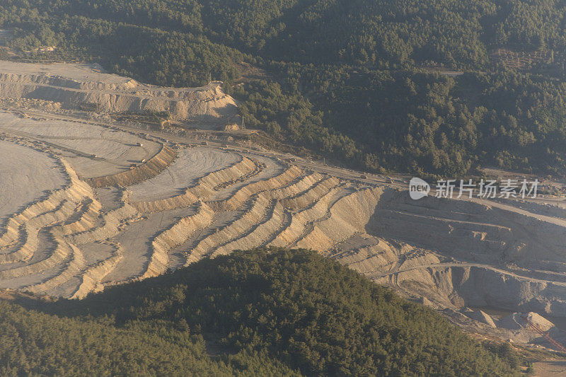 土耳其博德鲁姆附近的戈科娃湾爱琴海沿岸的燃煤热电厂