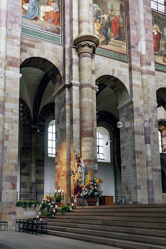 帝国大教堂大殿的内部视图的假设和圣斯蒂芬，这是罗马天主教主教的座位斯佩尔，德国