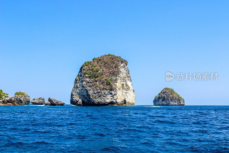 巴厘岛海岸，靠近努萨二号和乌鲁瓦图