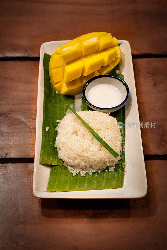 泰国最好吃的甜点是芒果糯米饭