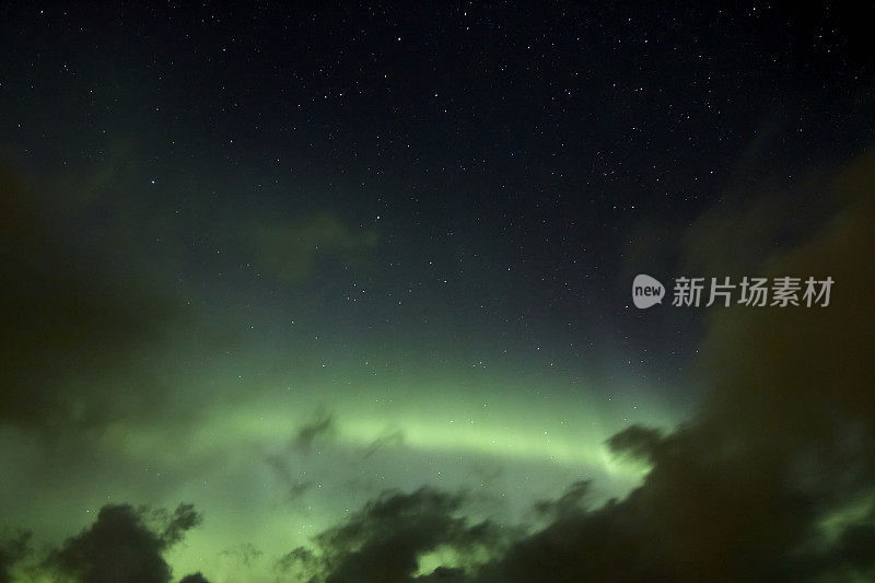 冰岛南部的夜空北极光