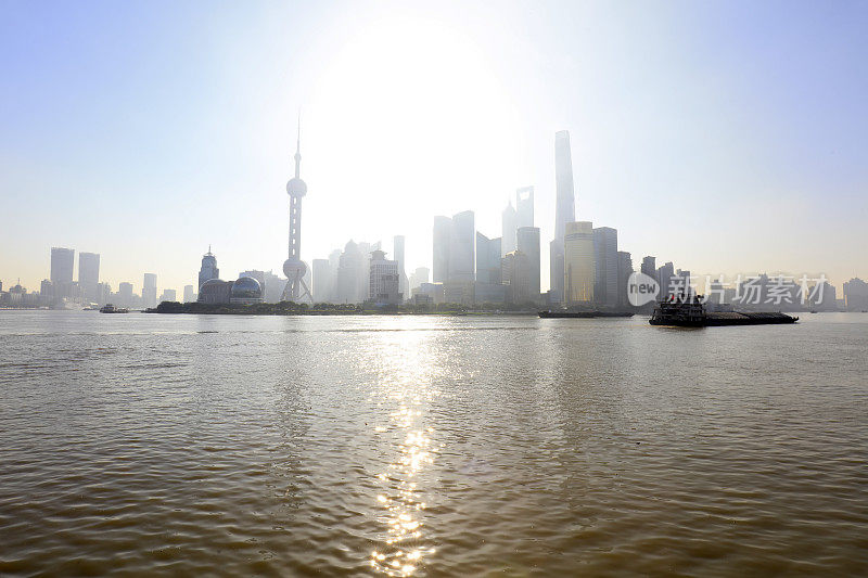上海黄浦江畔建筑风光，上海，中国
