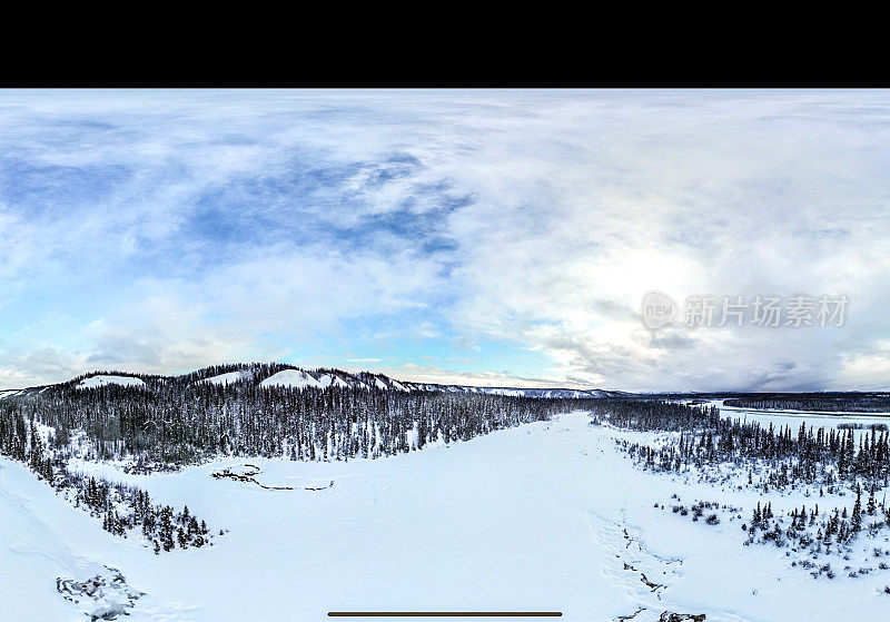 无人机在阿拉斯加冰天雪地上空飞行