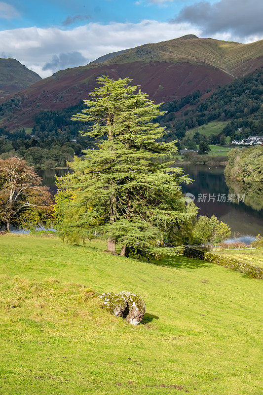 英国湖区格拉斯米尔湖和山脉