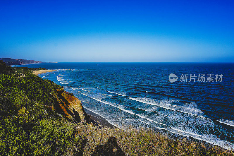 俯瞰澳大利亚的海滩和海洋。