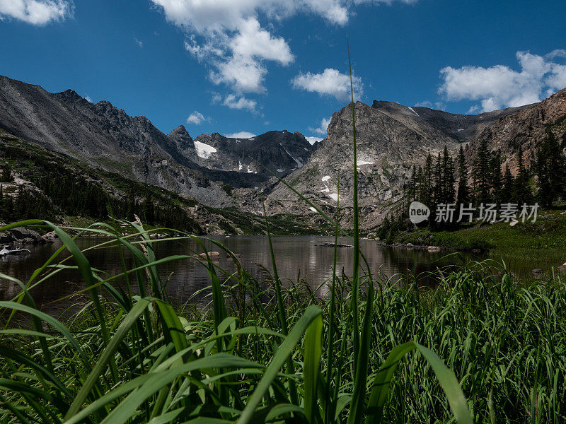 印第安峰荒野地区，科罗拉多州。高山湖泊。